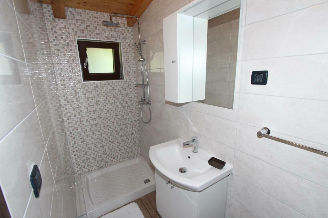 Počitniška hiša House Cuvi *