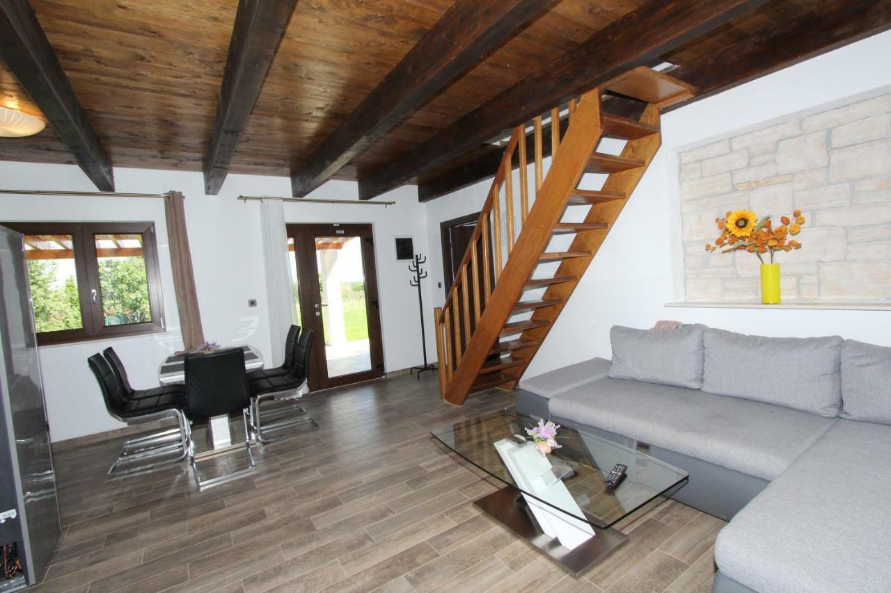 House Cuvi Počitniška hiša